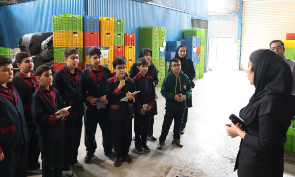 بازدید دانش آموزان مدرسه ابتدایی سما ایوانکی از منطقه ویژه اقتصادی گرمسار